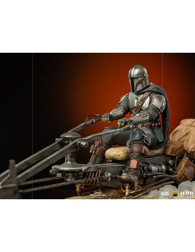 STATUE THE MANDALORIAN ON SPEEDERBIKE - STAR...