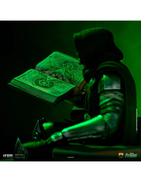 PREVENTA DOCTOR DOOM ON TRHONE - AVENGERS DOOMSDAY - 1/10 - IRON STUDIOS